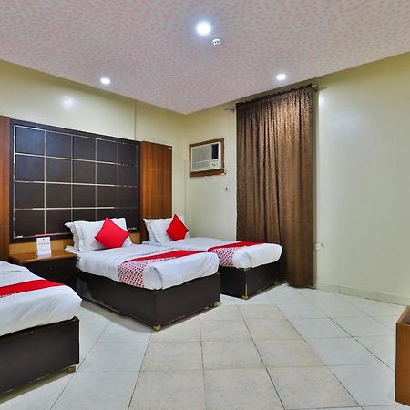 Hotel Oyo 396 Alam Al Sala Al Kobra Towers Jiddah Esterno foto