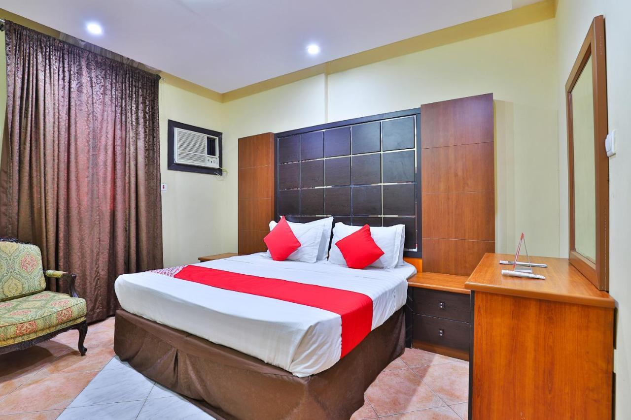 Hotel Oyo 396 Alam Al Sala Al Kobra Towers Jiddah Esterno foto