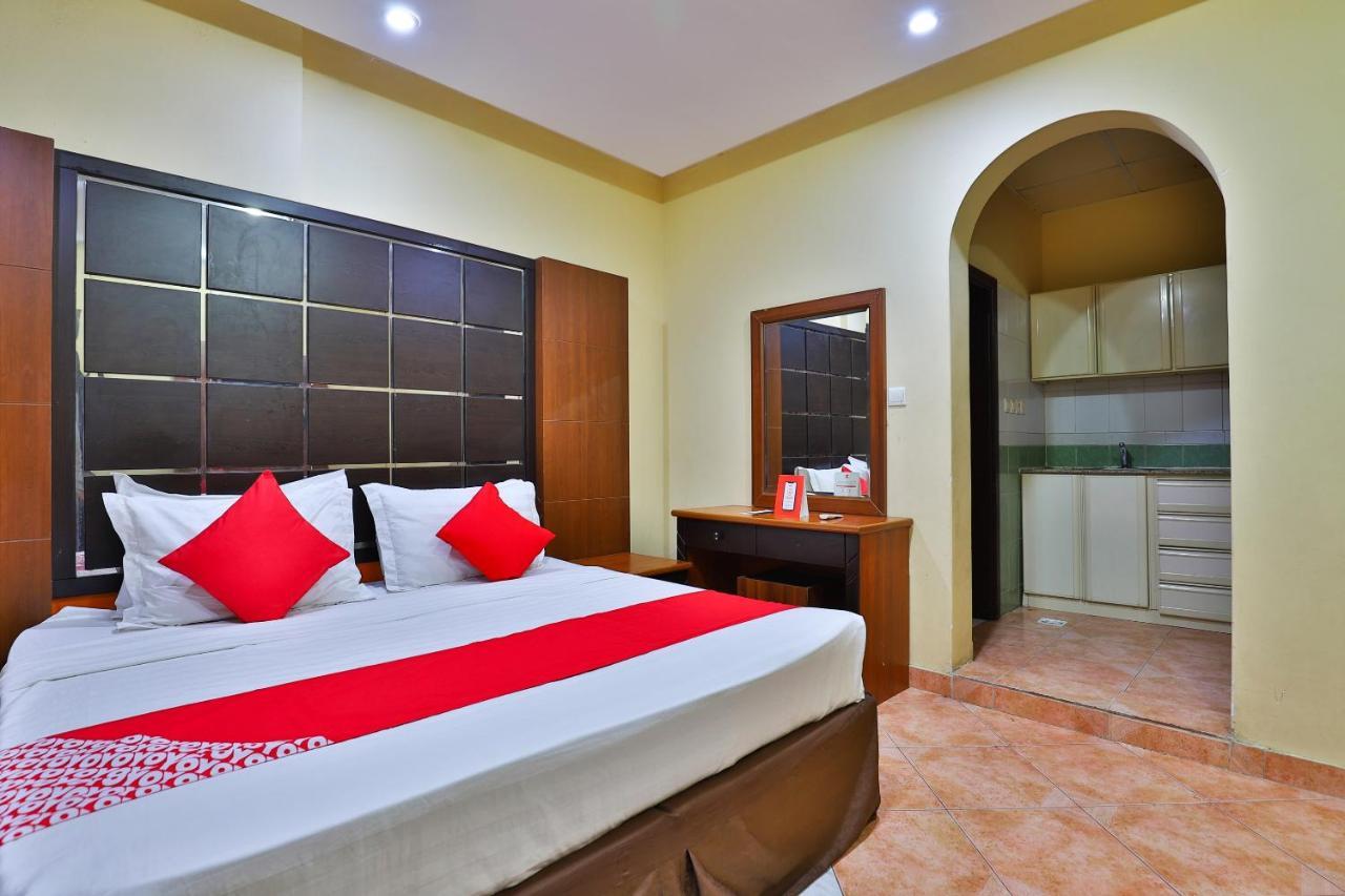 Hotel Oyo 396 Alam Al Sala Al Kobra Towers Jiddah Esterno foto