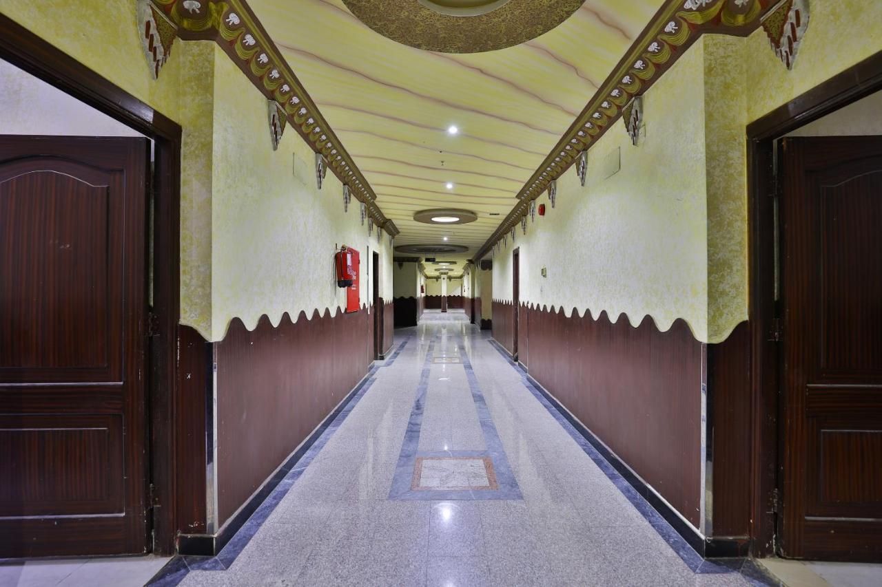 Hotel Oyo 396 Alam Al Sala Al Kobra Towers Jiddah Esterno foto