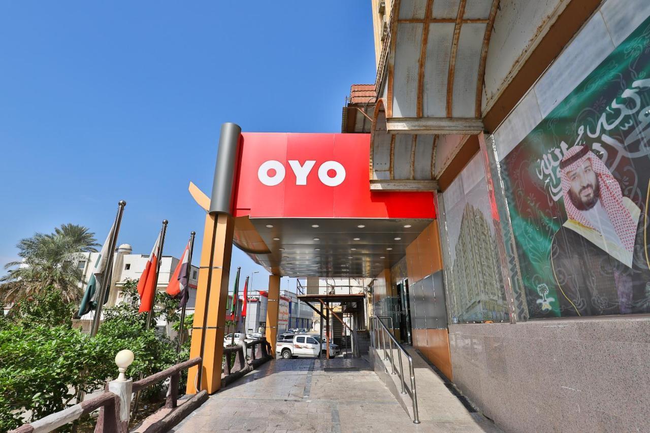 Hotel Oyo 396 Alam Al Sala Al Kobra Towers Jiddah Esterno foto