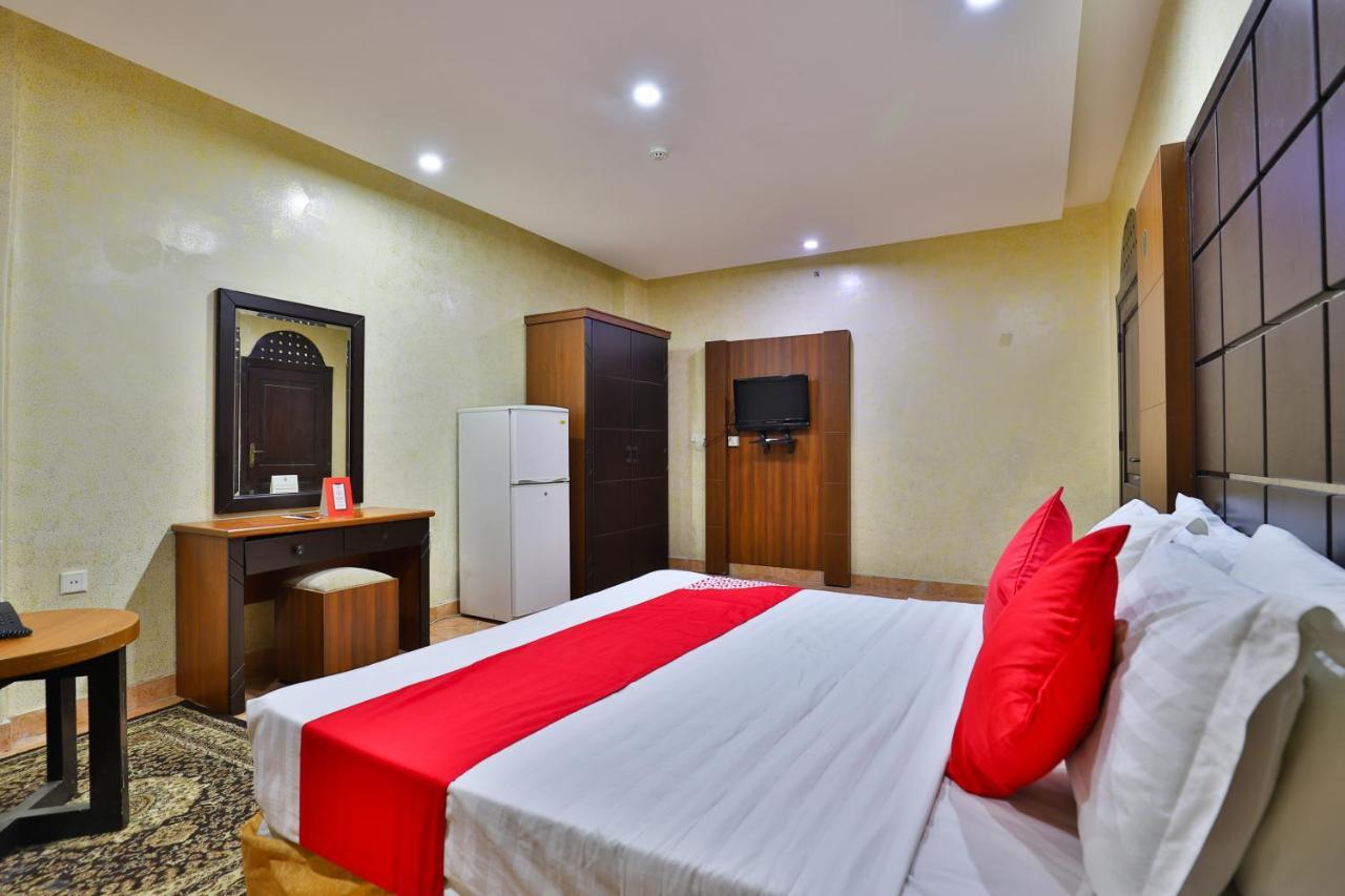 Hotel Oyo 396 Alam Al Sala Al Kobra Towers Jiddah Esterno foto