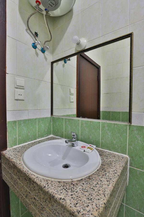 Hotel Oyo 396 Alam Al Sala Al Kobra Towers Jiddah Esterno foto