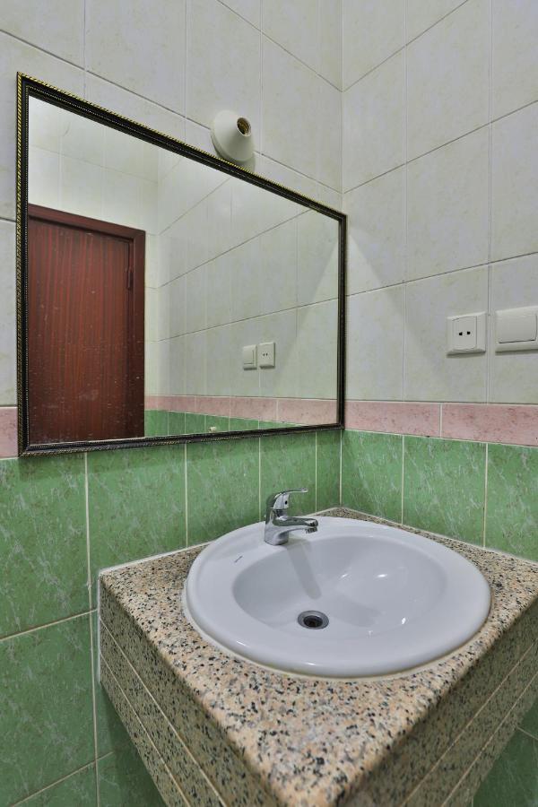 Hotel Oyo 396 Alam Al Sala Al Kobra Towers Jiddah Esterno foto