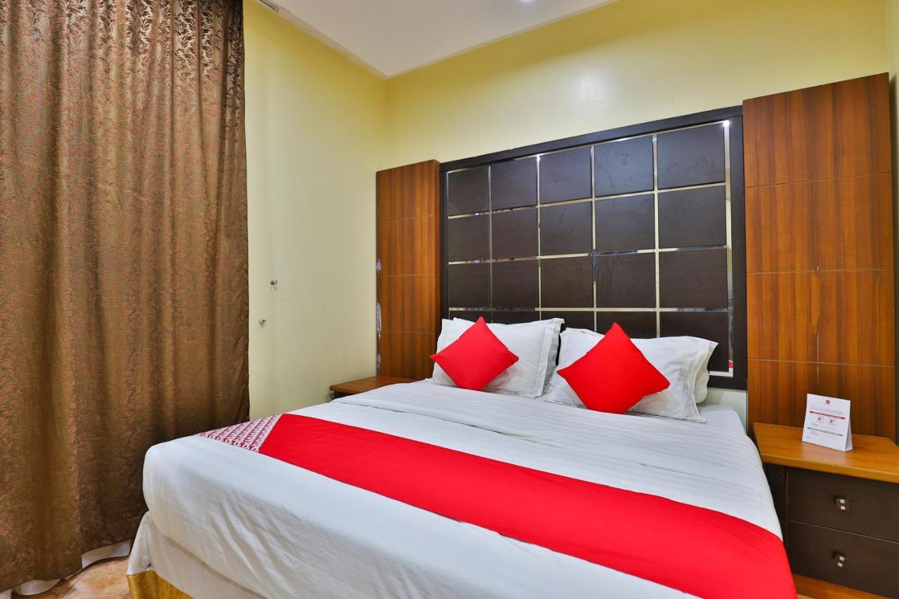 Hotel Oyo 396 Alam Al Sala Al Kobra Towers Jiddah Esterno foto