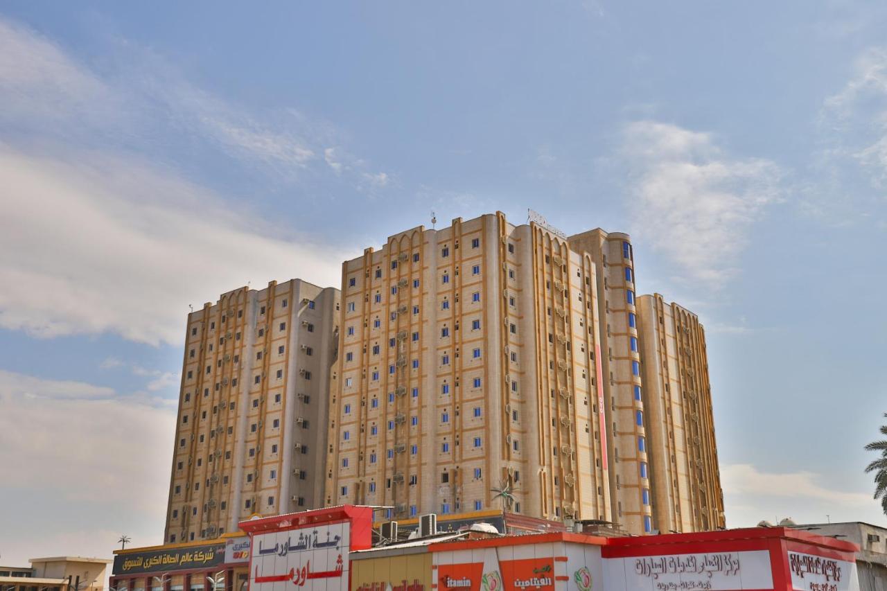 Hotel Oyo 396 Alam Al Sala Al Kobra Towers Jiddah Esterno foto
